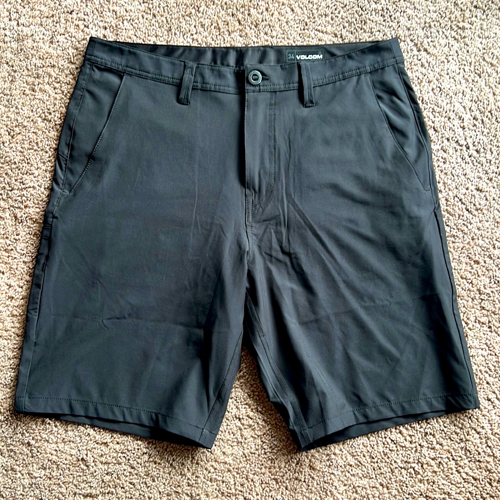 Nwot Men’s Gray Volcom Shorts